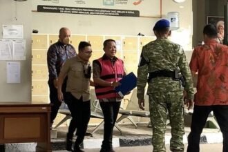 Diperiksa Tim 9 Kejagung, Febrie Adriansyah Digiring Pakai Rompi Pink & Diborgol