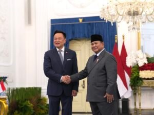 Presiden Prabowo Terima Tanda Kehormatan Baret dan Pin Bintang dari Bersenjata Thailand