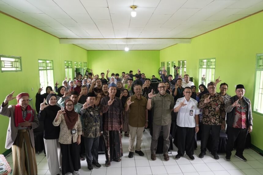 PGN Bangun Ekosistem Daur Ulang di Cilegon, Ubah 871 Kg Sampah Plastik Diolah Jadi Produk Bernilai Jual