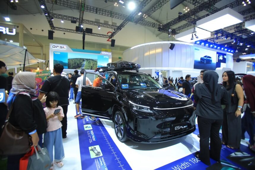 DFSK Pamerkan SUV PHEV Premium E5 Plus, Sanggup Tembus 1.400 Km Tanpa Repot Cari Charging