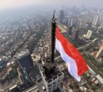 Merah Putih Berkibar di Autograph Tower Thamrin Nine, Puncak Tertinggi di Bumi Selatan