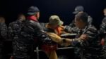 TNI AL Berhasil Evakuasi 230 Penumpang KM Mutiara Sentosa 2 di Perairan Sumenep