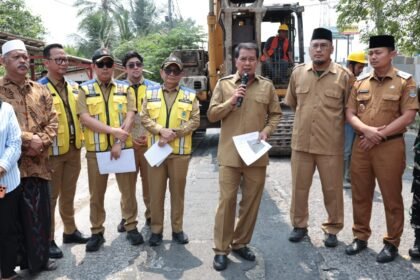 Groundbreaking Jalan Ceplak–Kronjo, Bupati Maesyal Pastikan Pembangunan Sesuai Spesifikasi