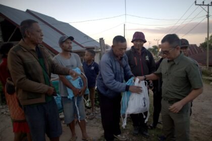 BNPB Salurkan Bantuan untuk Warga Terdampak Gempa M7,7 di Manggarai Barat (Foto: BNPB)