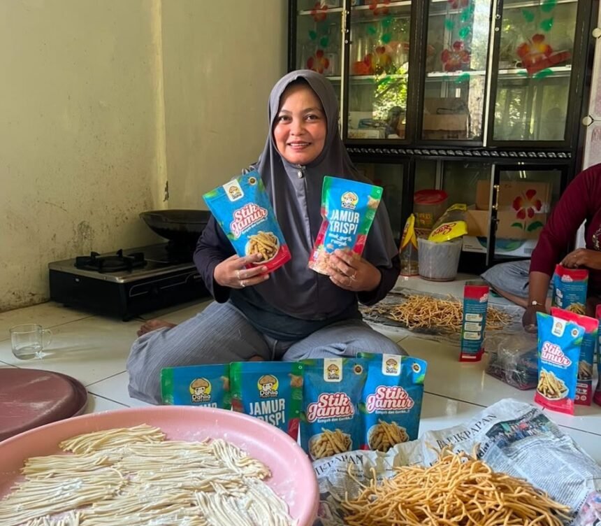 Tak Ingin Jamur Terbuang, Ibu Astuti Justru Bangun Usaha hingga Pimpin Bank Sampah