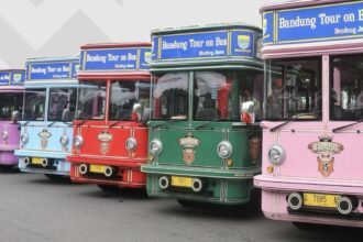 Spesial HUT ke-81 RI: Naik Bandros Keliling Kota Bandung Cuma Bayar Rp 81 Pakai QRIS