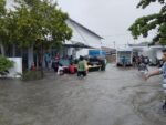 Ketinggian Air Sempat Capai 1,5 Meter, Warga Korban Banjir Padang Mulai Kembali ke Rumah