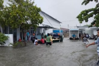 Ketinggian Air Sempat Capai 1,5 Meter, Warga Korban Banjir Padang Mulai Kembali ke Rumah