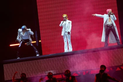 Bayar Rp3,2 Juta Tapi Pandangan Terhalang, Penonton Konser BIGBANG Laporkan Agensi