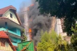 Gedung Perkantoran di Cikini Terbakar, Tim SAR Gabungan Sisir Basement Hingga Lantai 4