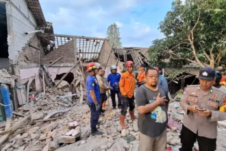 Gedung Badminton di Bumiayu Ambruk Timpa Rumah Warga, Dua Anak dan Seorang Lansia Tewas