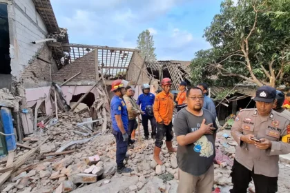 Gedung Badminton di Bumiayu Ambruk Timpa Rumah Warga, Dua Anak dan Seorang Lansia Tewas