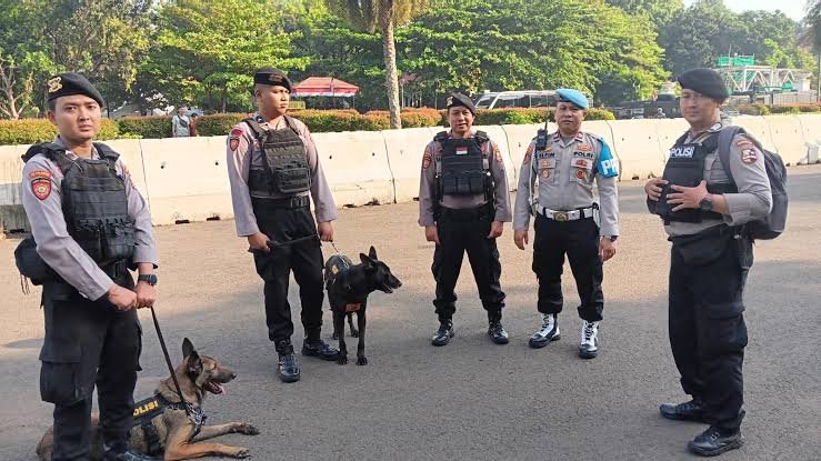 Misi Pencarian Korban Gempa NTT, Polri Kirim 260 Pasukan Gabungan dan Unit K-9