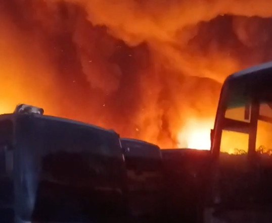 Kronologi 50 Bus PO Sinar Jaya di Pangkalan Tiba-tiba Terbakar, Langit Malam Cikarang Memerah
