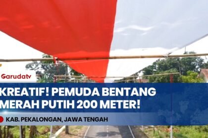 Keren! Pemuda Pekalongan Bentangkan Kain Merah Putih 200 Meter Sambut HUT ke-81 RI