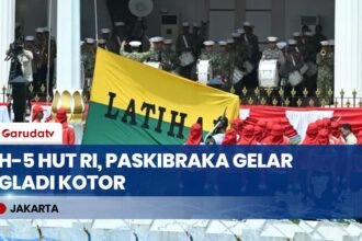 H-5 HUT Ke-81 RI, 76 Calon Paskibraka Jalani Gladi Kotor di Halaman Istana Merdeka