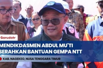 Mendikdasmen Abdul Mu'ti Tinjau Sekolah Terdampak Gempa di Nagekeo NTT, Salurkan Bantuan Rp860 Juta