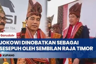 Jokowi Dianugerahi Gelar Kehormatan dalam Prosesi Adat Timor