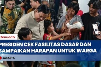 Presiden Prabowo Sambangi Hunian Baru Warga Eks Bantaran Rel Kereta Api di Senen