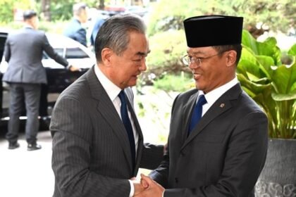 Menlu Sugiono dan Manlu China Wang Yi Resmikan Dialog Strategis, Incar Kerja Sama Teknologi AI