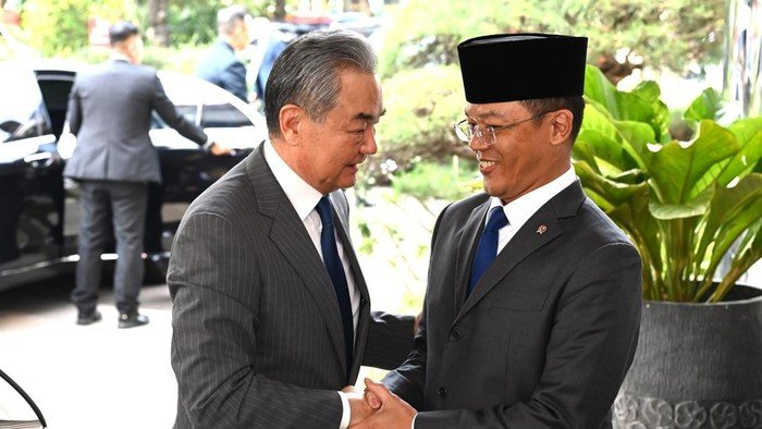 Menlu Sugiono dan Manlu China Wang Yi Resmikan Dialog Strategis, Incar Kerja Sama Teknologi AI
