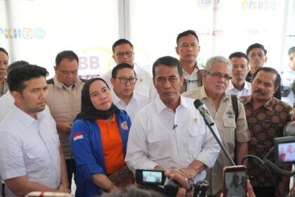 Jamin Harga Telur Peternak Tak Anjlok, Mentan Amran Wajibkan SPPG Beli Rp 26.500/Kg
