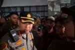 Setelah Kapolres Sabar Bernegosiasi, Massa AMPB Sepakat Geser Logistik Demo ke Trotoar DPR