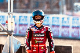 Apes Beruntun di Silverstone: Kena Grip Gaib Hingga Crash Aneh, Pecco Bagnaia frustrasi Berat