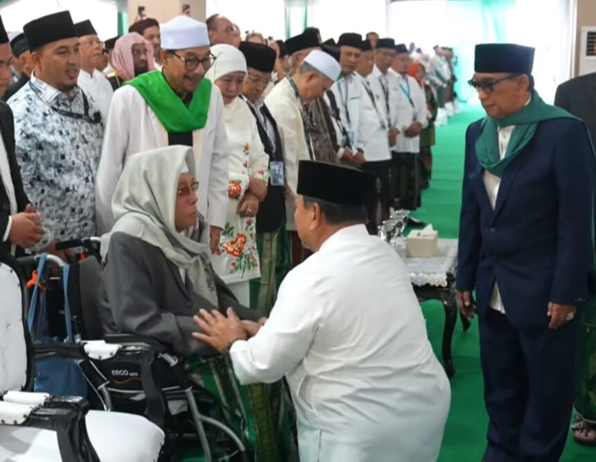 Momen Takzim Presiden Prabowo di Muktamar NU: Sungkem dan Peluk Hangat Kiai Sepuh Nurul Huda Djazuli