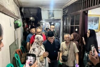 Gubernur DKI Pramono Anung Melayat Korban Kericuhan Pejompongan, Warga Minta Usut Tuntas