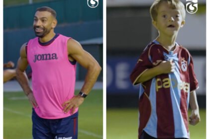 Mohamed Salah kembali bertemu Isaac Kearney, fan cilik Liverpool yang mendapat kejutan perjalanan ke Turki dari Trabzonspor.