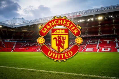 Bayern Munich dikabarkan mengevaluasi Jörg Schmadtke dan mempertimbangkan Christopher Vivell dari Manchester United sebagai kandidat pengganti.