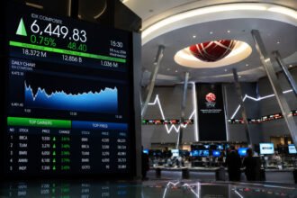 IHSG diperkirakan bergerak sideways pada perdagangan 19 Agustus 2026 dengan investor menanti hasil RDG Bank Indonesia.