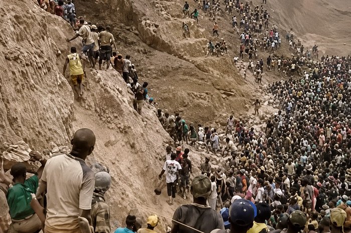 Longsor di tambang emas Zamboye, Republik Afrika Tengah, menewaskan lebih dari 100 orang dan memicu pencarian korban yang masih tertimbun.
