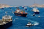 Iran memperingatkan kapal yang melanggar aturan transit Selat Hormuz dapat dikenai denda, penahanan hingga penyitaan di tengah ketegangan navigasi dengan AS.