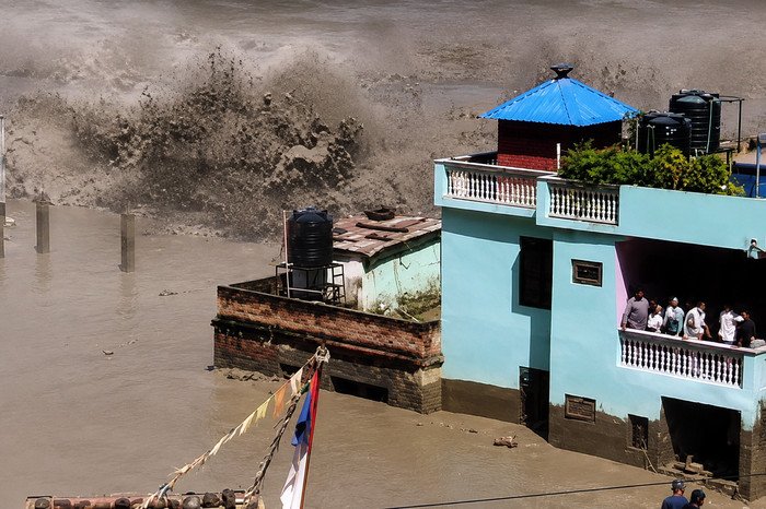 Banjir bandang dan tanah longsor di perbatasan Nepal-Tibet menewaskan 584 orang, sementara 2.482 orang masih hilang akibat kerusakan parah dan akses yang terputus. (Foto: Tangkapan Layar/@mahaprav)