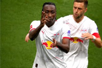Yan Diomande semakin dekat menuju Real Madrid meski proses transfer masih tertahan pada tahap negosiasi akhir antara Los Blancos dan RB Leipzig.