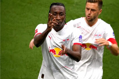 Yan Diomande semakin dekat menuju Real Madrid meski proses transfer masih tertahan pada tahap negosiasi akhir antara Los Blancos dan RB Leipzig.