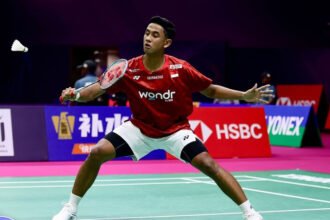 Alwi Farhan dan Putri Kusuma Wardani mengawali Kejuaraan Dunia Bulutangkis 2026 dengan kemenangan.