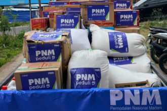 PNM Peduli menyalurkan bantuan kebutuhan dasar kepada warga terdampak gempa bumi di sejumlah wilayah Nusa Tenggara Timur.