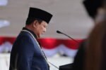 Presiden Prabowo Subianto mengajak peserta upacara HUT ke-81 RI mendoakan para pahlawan dan masyarakat terdampak bencana.