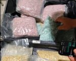 Bea Cukai Soekarno-Hatta menangkap tiga perempuan warga Malaysia yang diduga menyelundupkan kokain, MDMA, dan ketamin melalui Bandara Soetta dengan berbagai modus penyembunyian.