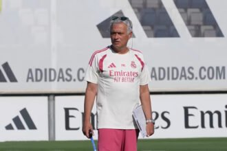 Real Madrid hampir merampungkan perekrutan dua pemain baru dalam dua transfer bernilai triliunan rupiah untuk memperkuat skuad Jose Mourinho.