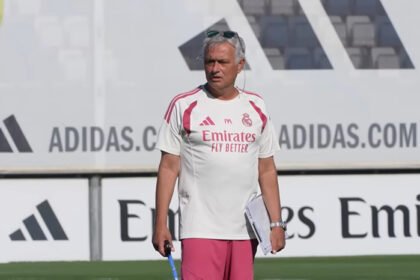 Real Madrid hampir merampungkan perekrutan dua pemain baru dalam dua transfer bernilai triliunan rupiah untuk memperkuat skuad Jose Mourinho.