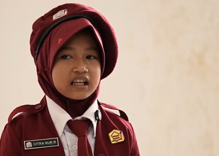 Citra Nur Ramadhani menunjukkan semangat belajar dan prestasinya setelah bersekolah di Sekolah Rakyat Terintegrasi 67 Pangkajene Kepulauan.