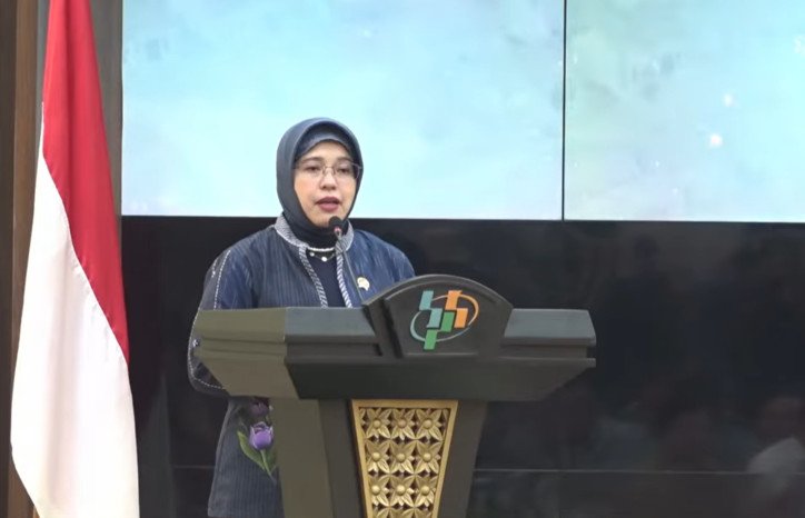 Desil dalam DTSEN merupakan pemeringkatan relatif kesejahteraan keluarga berdasarkan berbagai karakteristik sosial ekonomi, sehingga tidak dapat dijadikan ukuran tunggal kondisi ekonomi.
