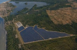 PLN mengumumkan pengembangan 14 proyek PLTS berkapasitas total 5,3 GWp dalam Program PLTS 100 GWp di Gilimanuk, Bali.