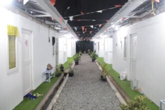 Suryani kini menempati hunian layak di kawasan Senen setelah puluhan tahun tinggal di bantaran rel Jakarta Pusat.