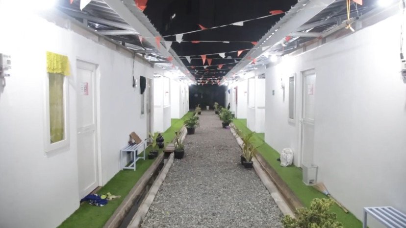 Suryani kini menempati hunian layak di kawasan Senen setelah puluhan tahun tinggal di bantaran rel Jakarta Pusat.