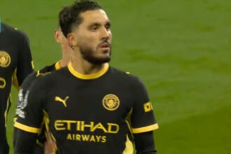 Rayan Cherki merayakan salah satu golnya saat Manchester City menghancurkan Crystal Palace 4-1 di Selhurst Park.